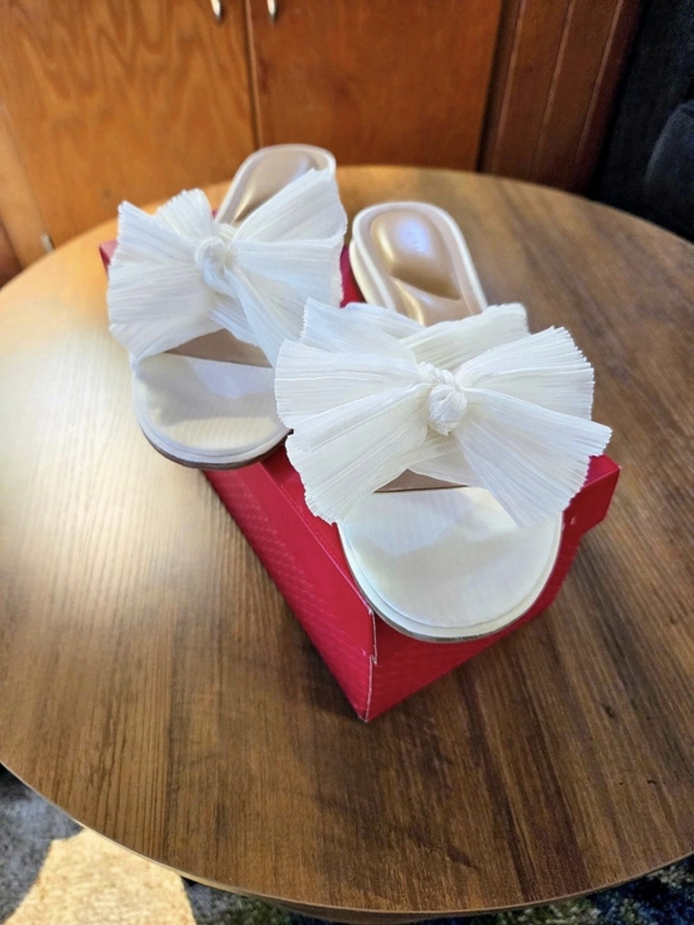 KELLY & KATIE Bow Platform Sandals in White